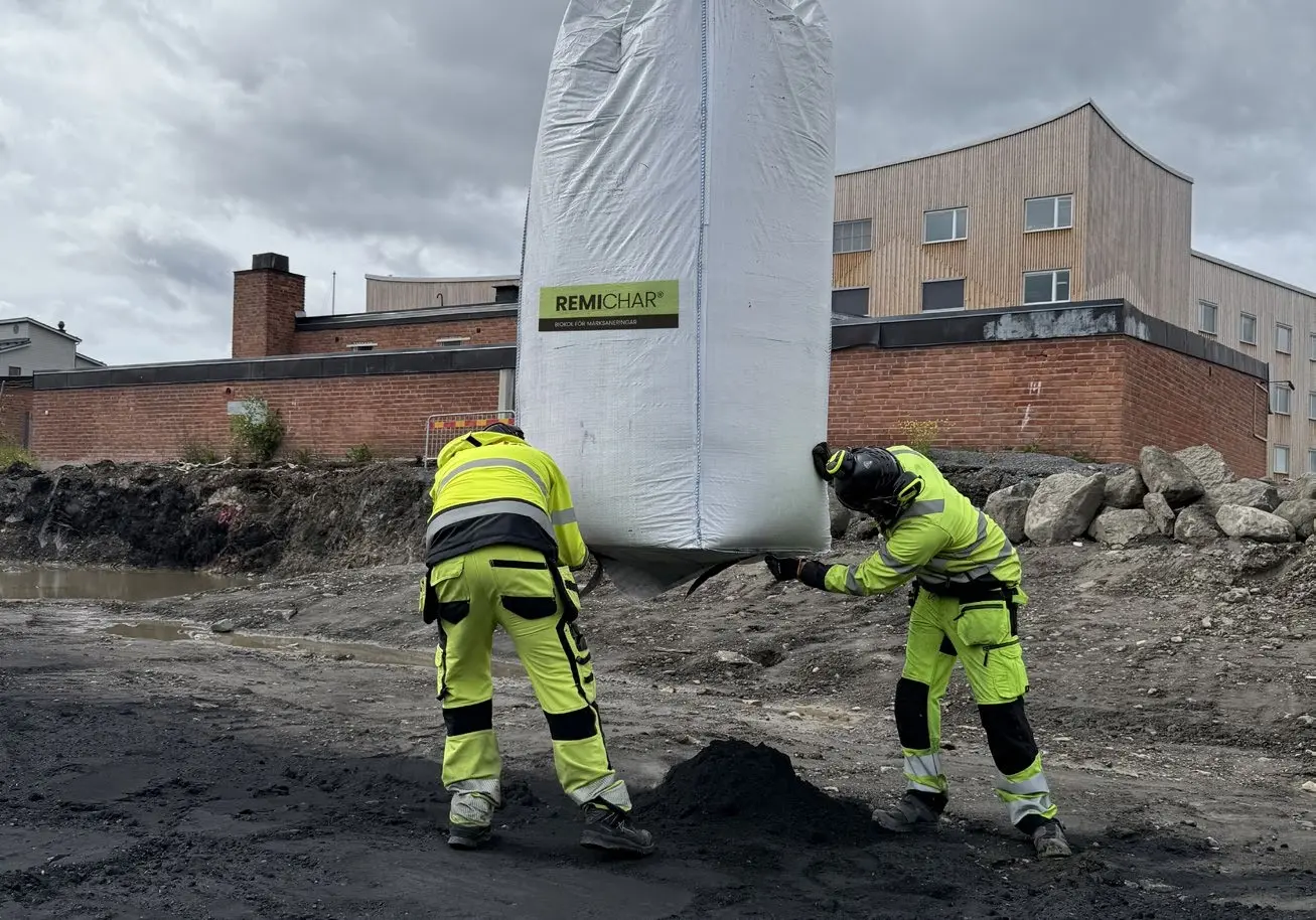 Geobarrier works at a former gasworks site